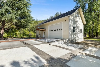Welcome to a truly special property where privacy, craftsmanship - photo 30