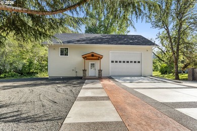 Welcome to a truly special property where privacy, craftsmanship - photo 31