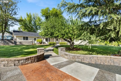 Welcome to a truly special property where privacy, craftsmanship - photo 43