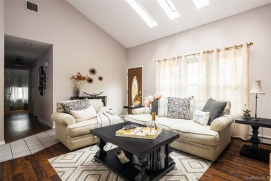 Welcome home to this immaculate and move in ready ranch home in - photo 6