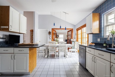 Welcome home to this immaculate and move in ready ranch home in - photo 8