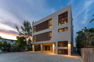 Introducing a remarkable modern bayfront residence in Key Largo - photo 11