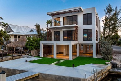 Introducing a remarkable modern bayfront residence in Key Largo - photo 13
