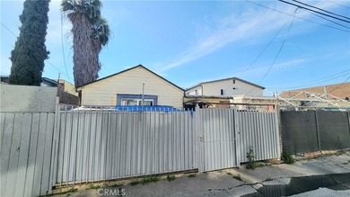 Welcome to 1230 N. Saint Mary's in Long Beach, a prime - photo 3