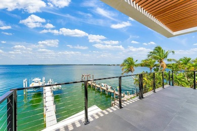Introducing a remarkable modern bayfront residence in Key Largo - photo 27
