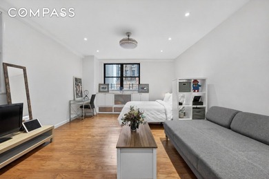 Extra large, convertible one bedroom apartment in a full service - photo 2