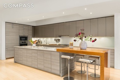 A full-floor loft in the heart of SoHo, this expansive 3-bedroom - photo 5