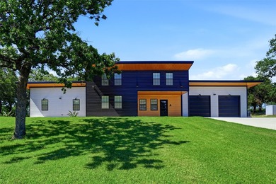 Stunning Modern Home on 2 Acres with Full Guest Quarters & - photo 5