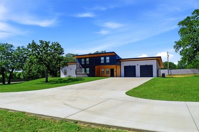 Stunning Modern Home on 2 Acres with Full Guest Quarters & - photo 7