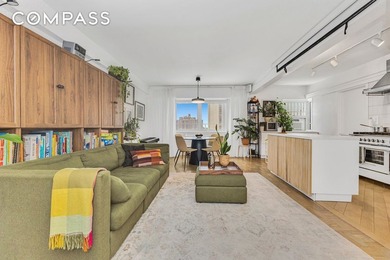 Downtown Brooklyn Expansive High-Floor 3-Bedroom + Home Office - photo 2