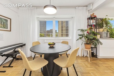 Downtown Brooklyn Expansive High-Floor 3-Bedroom + Home Office - photo 4