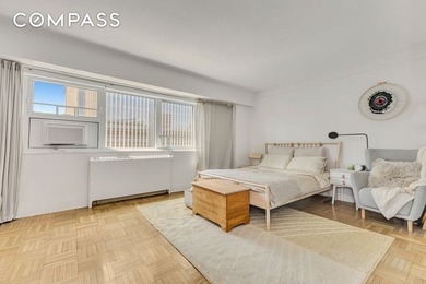 Downtown Brooklyn Expansive High-Floor 3-Bedroom + Home Office - photo 5