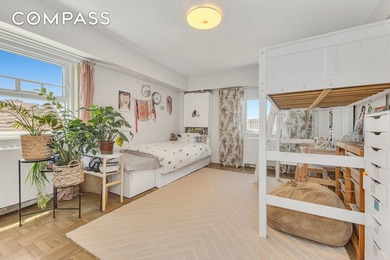 Downtown Brooklyn Expansive High-Floor 3-Bedroom + Home Office - photo 9