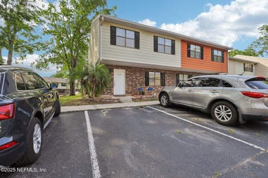 Doctors Lake Condo For Sale in Orange Park Florida