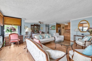 Bright and airy open concept layout with stunning wall of - photo 3