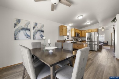 Accepted Offer with Contingencies. Motivated seller! Built in - photo 24