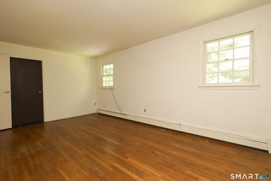 Fantastic opportunity to own this charming 4-bedroom Colonial - photo 28