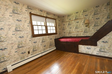 Fantastic opportunity to own this charming 4-bedroom Colonial - photo 30