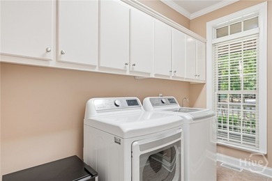 Escape to your private retreat in Buckhead! This 4BR 2.5BA home - photo 31