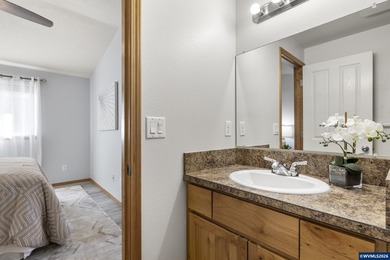 Accepted Offer with Contingencies. Motivated seller! Built in - photo 33