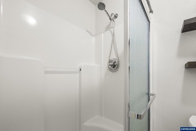 Accepted Offer with Contingencies. Motivated seller! Built in - photo 34