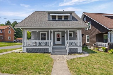 Welcome to 3989 Lake Ave. Charlotte Living at its Best! Full of - photo 1