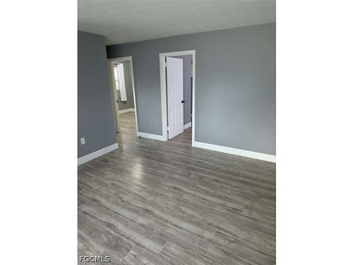 Duplex with two units, each offering 2 bedrooms and 1 bathroom - photo 15