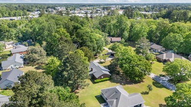 Tucked away on a quiet cul de sac just minutes from downtown New - photo 15