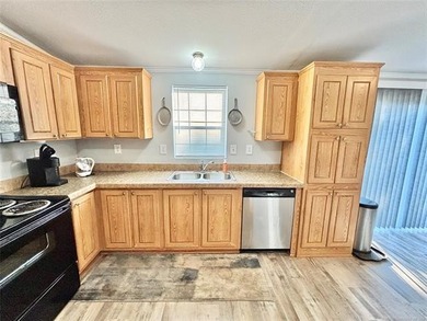 Country living just minutes from Lake Eufaula! Situated on 7.5 - photo 15