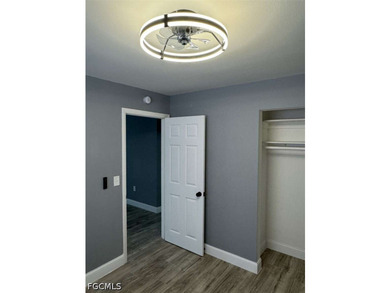 Duplex with two units, each offering 2 bedrooms and 1 bathroom - photo 17