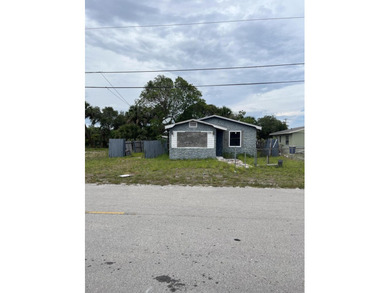 INVESTOR'S COME ALL WITH THIS SINGLE FAMILY HOME IN THE HEART OF - photo 3