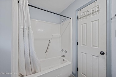 Tucked away on a quiet cul de sac just minutes from downtown New - photo 26