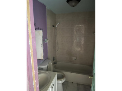 INVESTOR'S COME ALL WITH THIS SINGLE FAMILY HOME IN THE HEART OF - photo 7