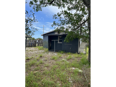 INVESTOR'S COME ALL WITH THIS SINGLE FAMILY HOME IN THE HEART OF - photo 9