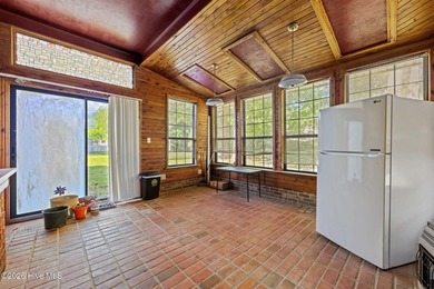 Tucked away on a quiet cul de sac just minutes from downtown New - photo 39
