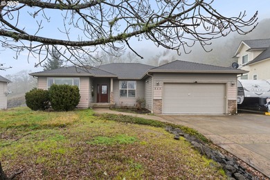 Lake Home For Sale in Winchester, Oregon