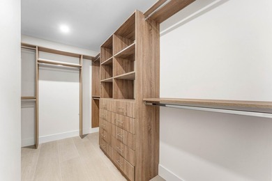 Welcome to 654 W Lakewoode, a beautifully renovated residence - photo 15