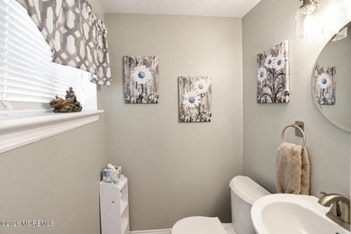 Welcome to 1031 Zircon Drive, a beautifully maintained bi-level - photo 21