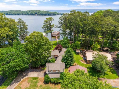 Lake Home For Sale in Scottsboro, Alabama