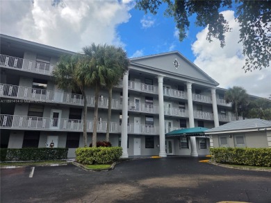 Lake Condo For Sale in Davie, Florida