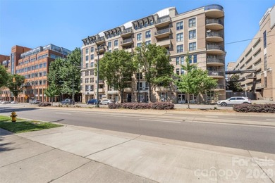 Uptown Charlotte corner penthouse living with the perfect blend - photo 2