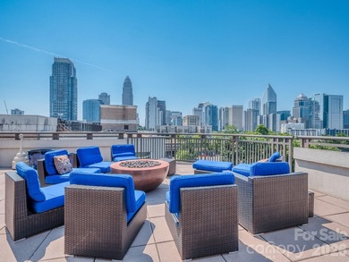 Uptown Charlotte corner penthouse living with the perfect blend - photo 7