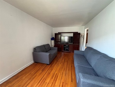 Charming 3-bedroom, 1-bathroom single-family home at 3485 Mickle - photo 7