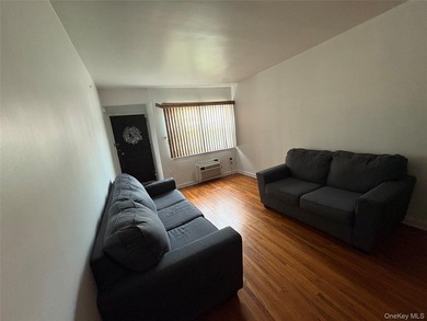 Charming 3-bedroom, 1-bathroom single-family home at 3485 Mickle - photo 8