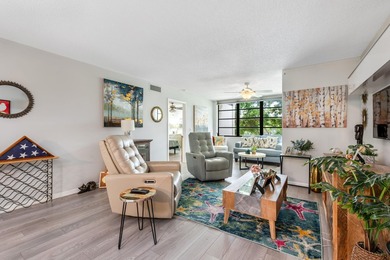 Experience the pinnacle of lakeside luxury in this beautifully - photo 11