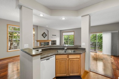 Wonderful end unit in a neighborhood adjacent to Eagle Valley - photo 26