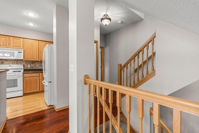 Wonderful end unit in a neighborhood adjacent to Eagle Valley - photo 29