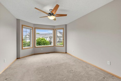 Wonderful end unit in a neighborhood adjacent to Eagle Valley - photo 33