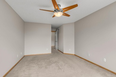 Wonderful end unit in a neighborhood adjacent to Eagle Valley - photo 35