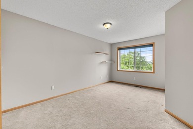 Wonderful end unit in a neighborhood adjacent to Eagle Valley - photo 38